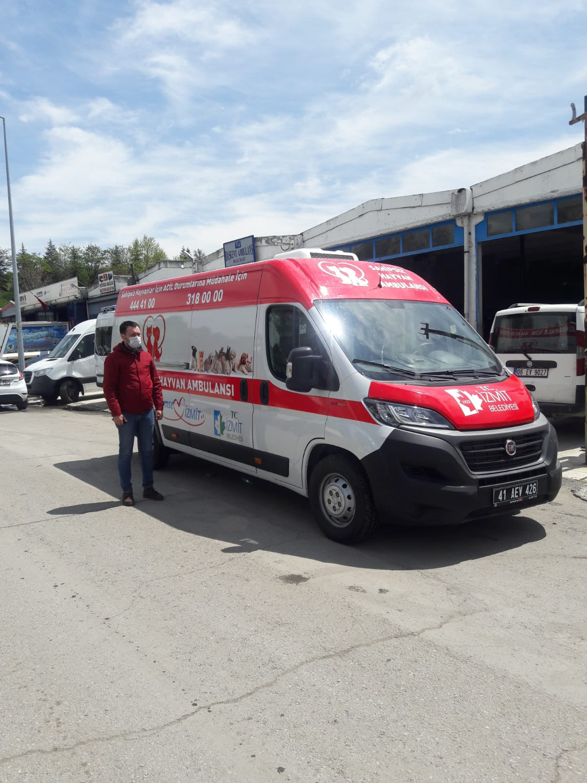 İZMİT BELEDİYESİNDEN SOKAK CANLARINA ÖZEL AMBULANS
