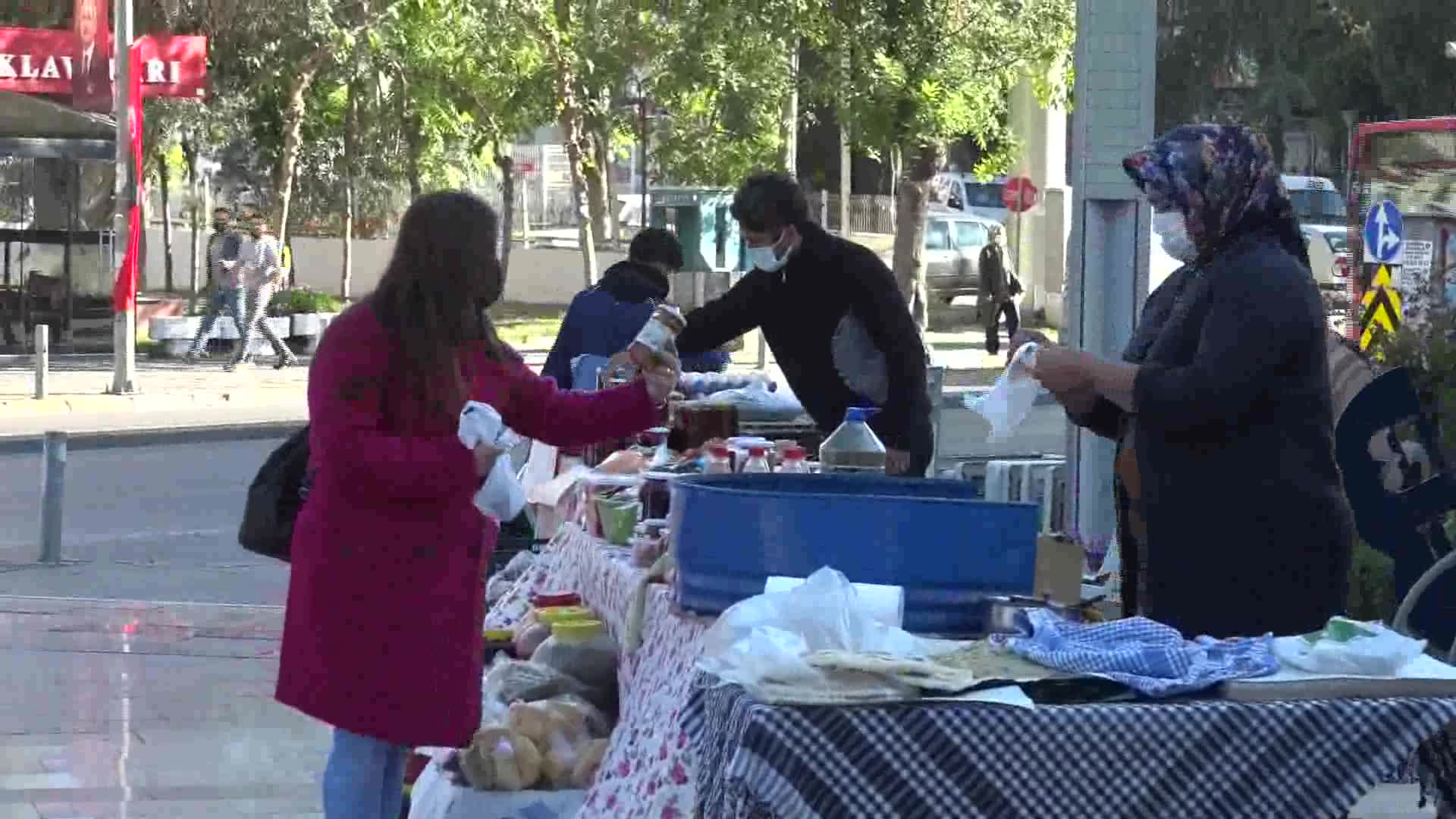 BUCA’DA KÖYLÜDEN HALKA SATIŞ PAZARI