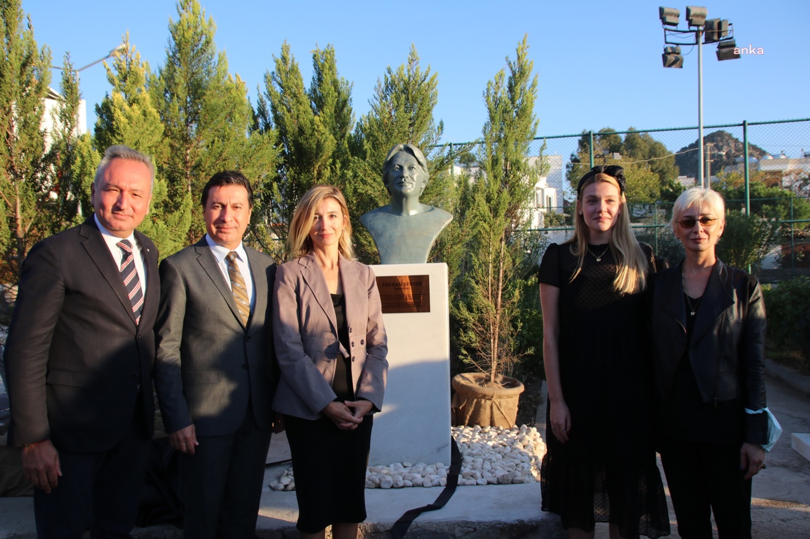 FERHAN ŞENSOY BODRUM’DA EVİNİN BULUNDUĞU SOKAKTA YAŞATILIYOR