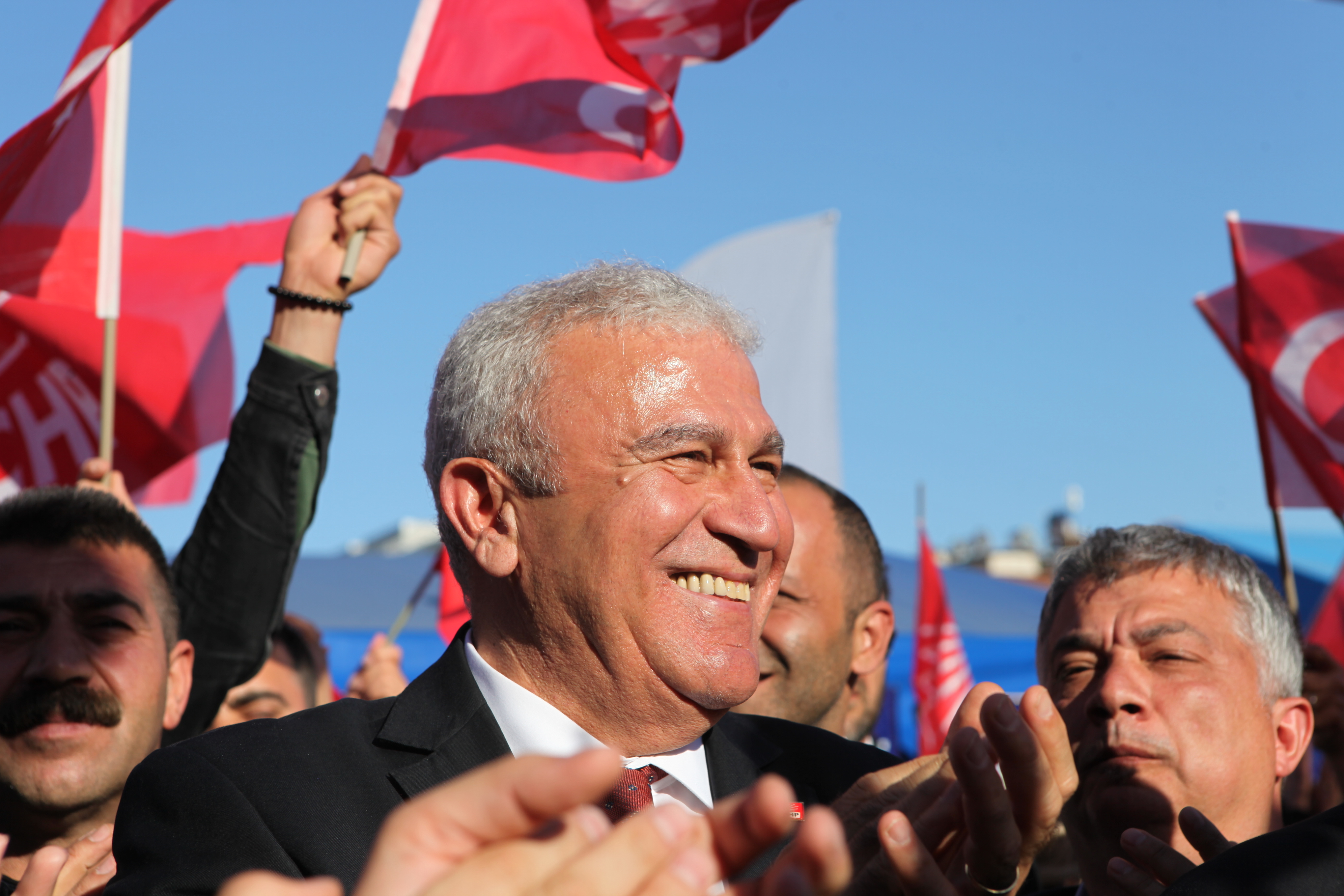 EFELER BELEDİYE BAŞKANI ATAY: “ELİ ÖPÜLESİ ANNELERİMİZİN ANNELER GÜNÜ KUTLU OLSUN”