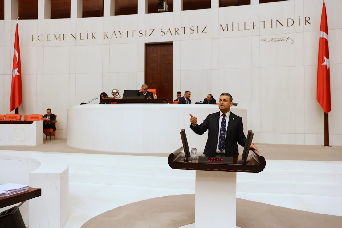 CHP’Lİ BULUT: TONLARCA SOĞAN ÇÜRÜYOR