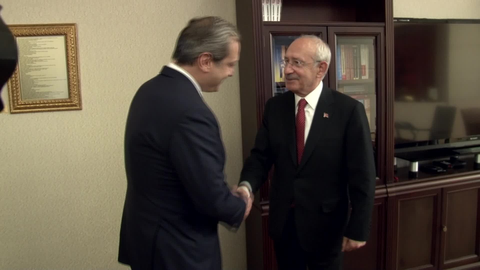 CHP LİDERİ KILIÇDAROĞLU, GALATASARAY BAŞKANI BURAK ELMAS'I KABUL ETTİ
