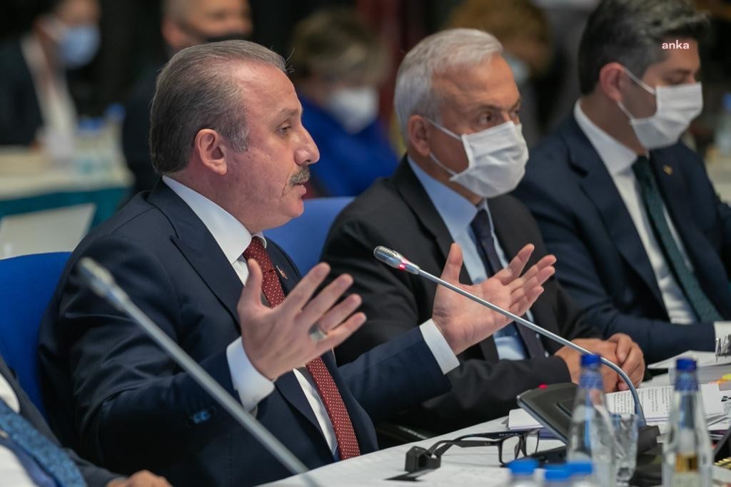 ŞENTOP, MİLLETVEKİLLİĞİ DÜŞÜRÜLMESİYLE İLGİLİ ELEŞTİRİLERİ YANITLADI: "ANAYASA’DA BOŞLUK VAR"