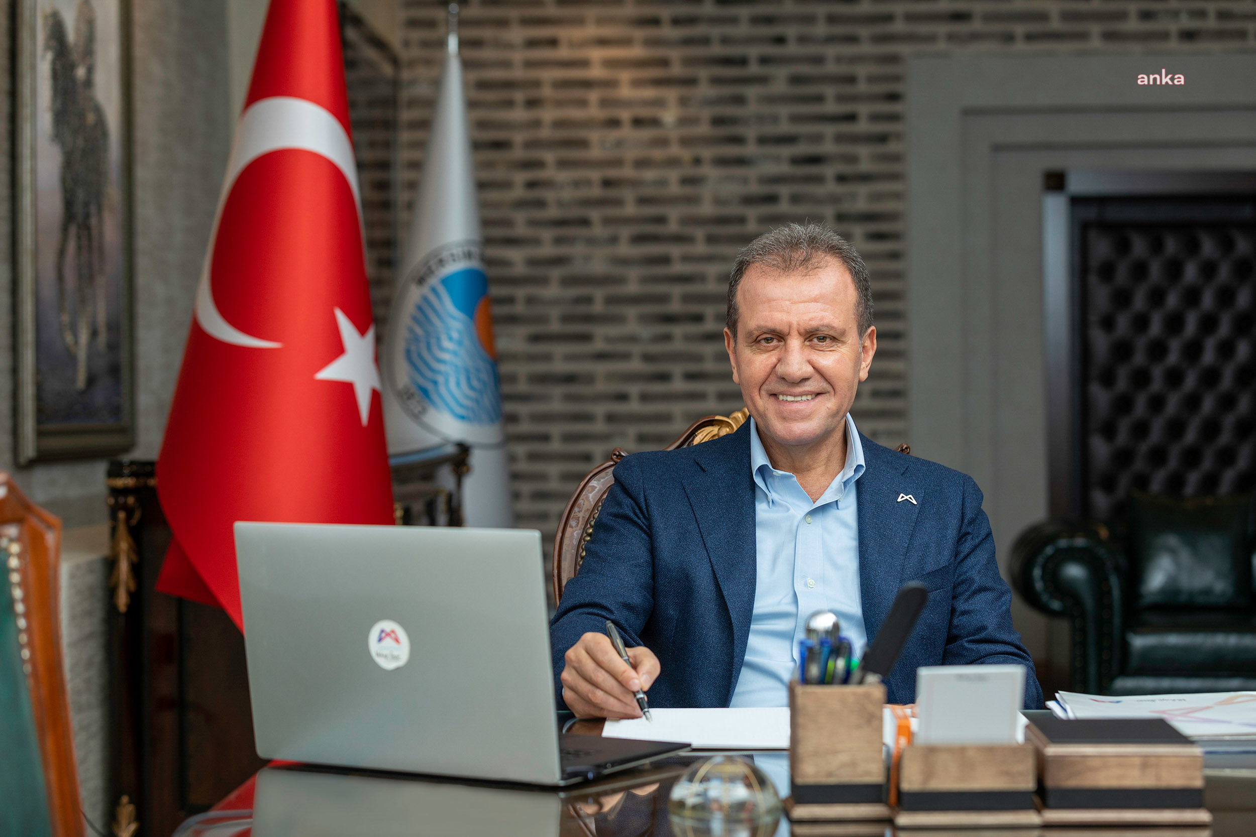 MERSİN BÜYÜKŞEHİR BELEDİYE BAŞKANI SEÇER, CUMHURİYET'İN 98. YIL DÖNÜMÜNÜ KUTLADI