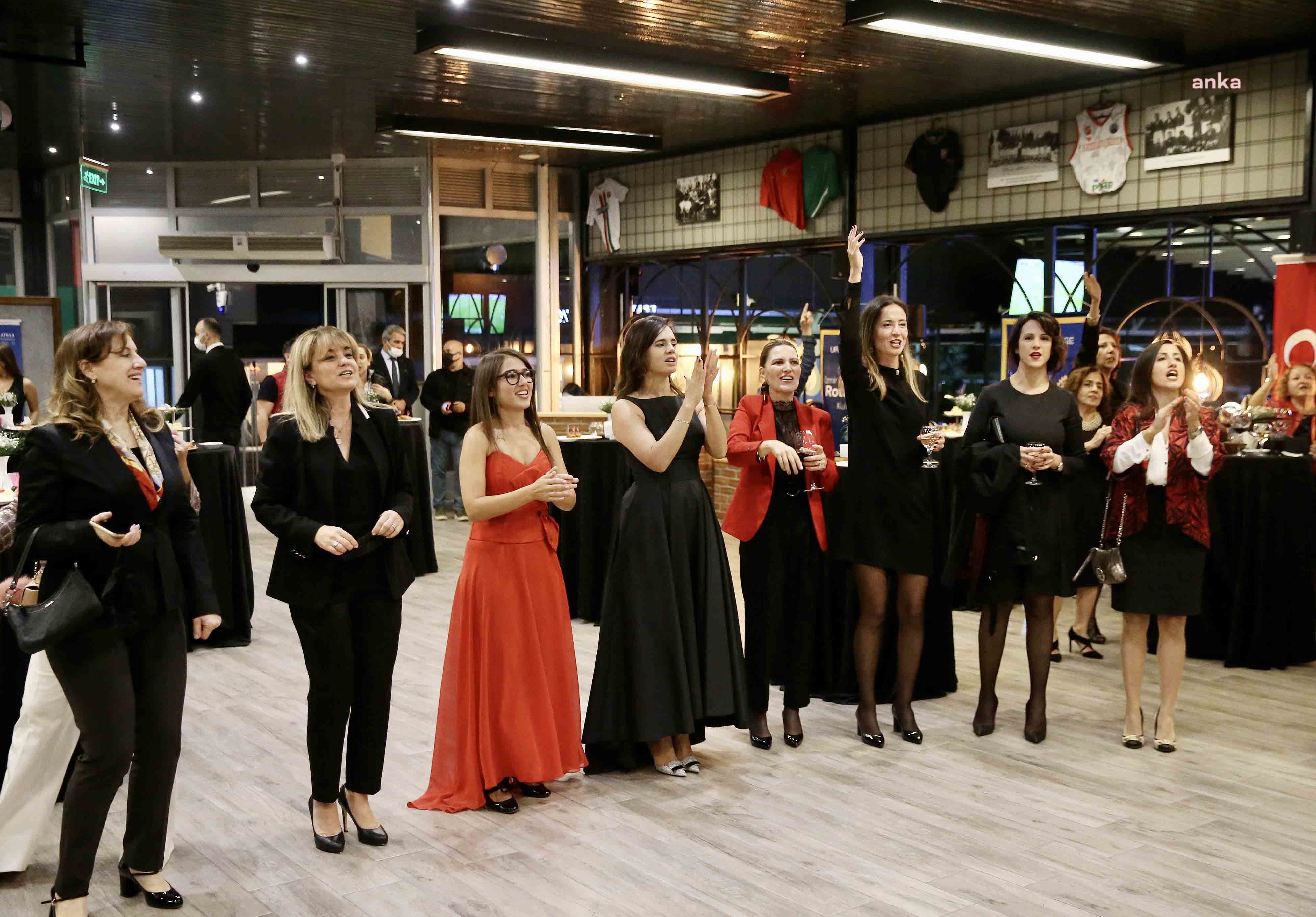 KARŞIYAKA'DA CUMHURİYET KUTLAMALARI BAŞLADI
