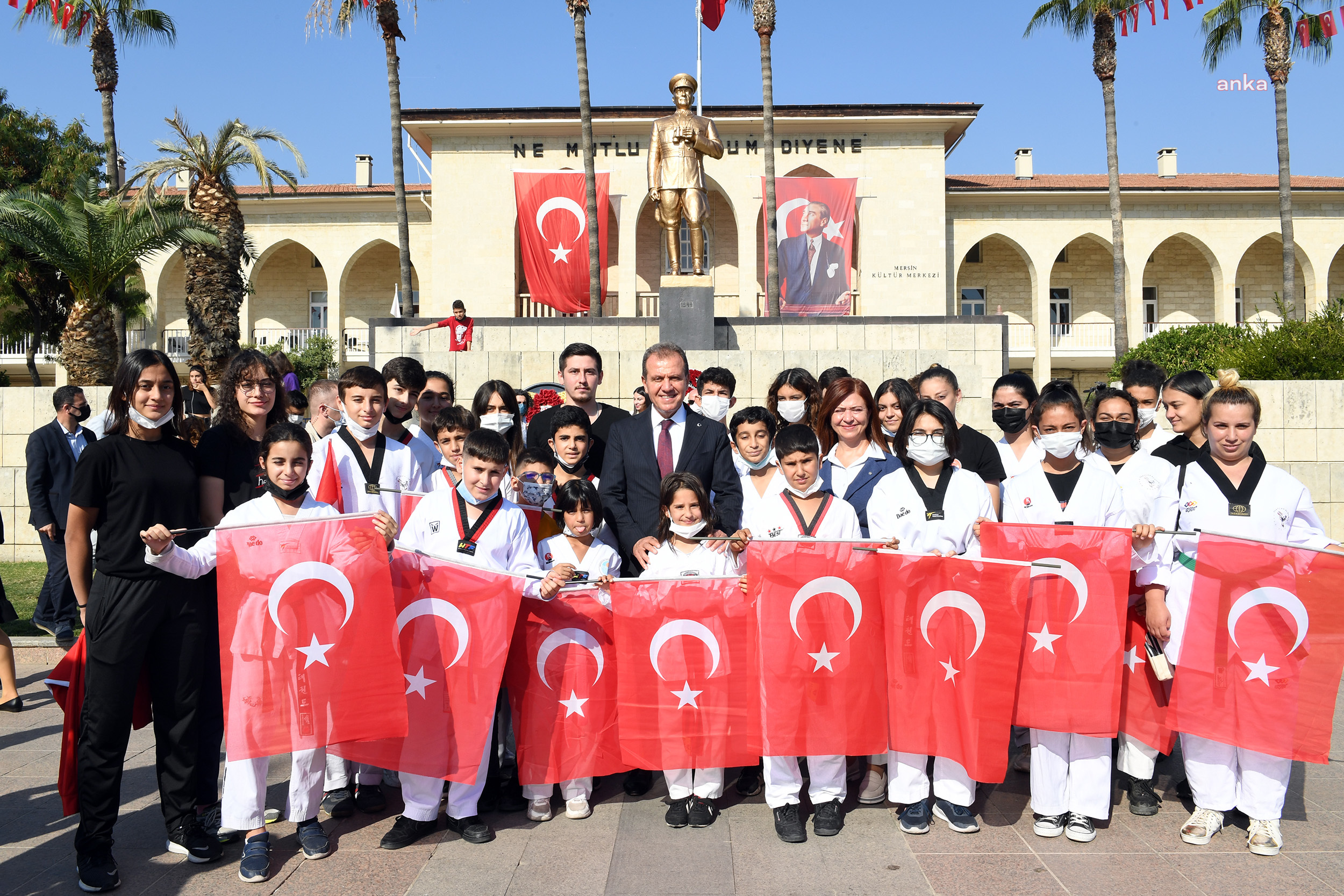 MERSİN’DE COŞKULU CUMHURİYET BAYRAMI KUTLAMASI