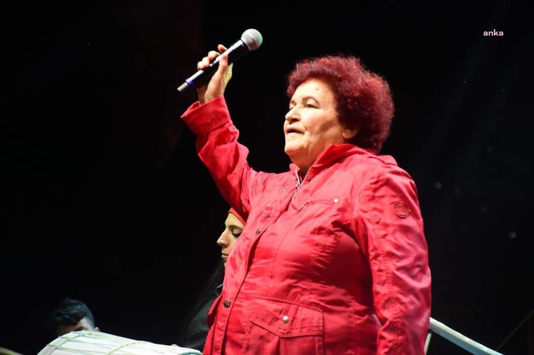 DİDİM'DE SELDA BAĞCAN RÜZGARI ESTİ