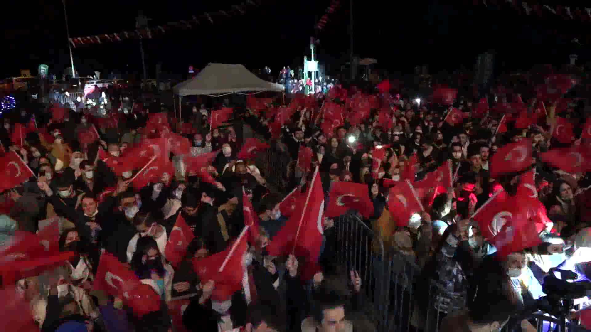 ATAKUM BELEDİYE BAŞKANI DEVECİ: “CUMHURİYET’İN YAŞAMASI İÇİN ŞEHİT OLMAYA VARIZ”