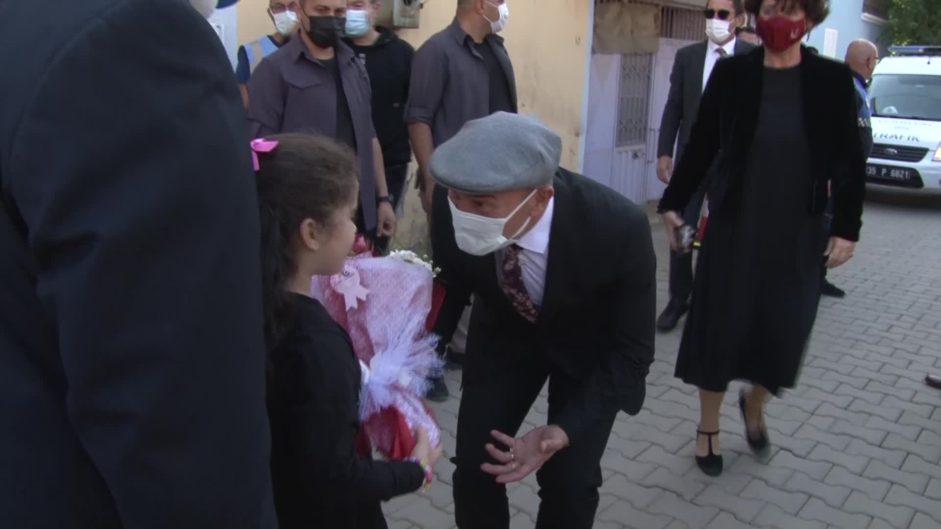 SOYER, 29 EKİM’İ TİRE’NİN KİRELİ KÖYÜ’NDE KUTLADI: "CUMHURİYETİMİZİ HAMASETLE DEĞİL, ALIN TERİMİZ VE ZEKAMIZLA YAŞATIYORUZ"