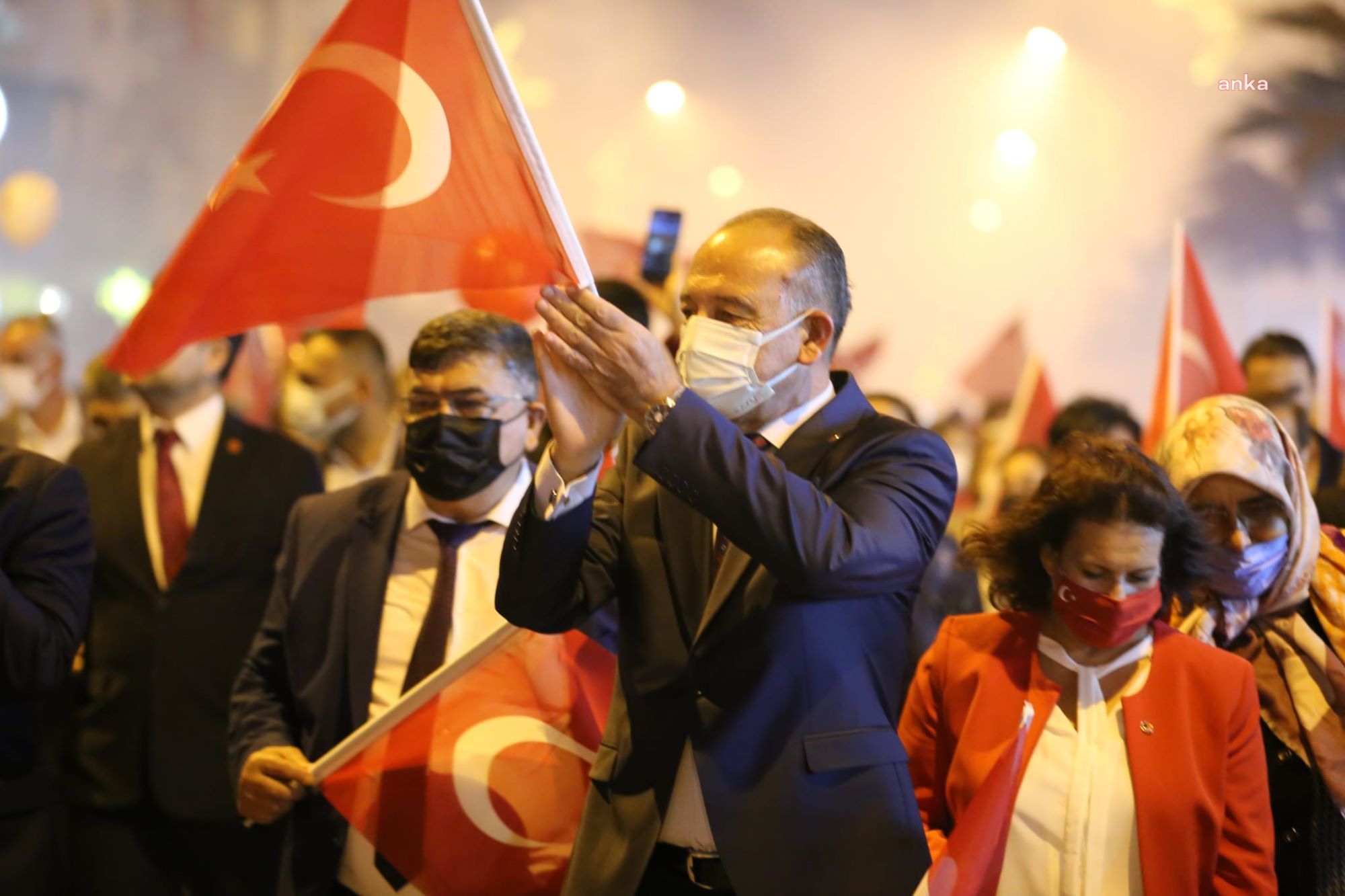 TURGUTLU BELEDİYESİ'NDEN CUMHURİYET YÜRÜYÜŞÜ