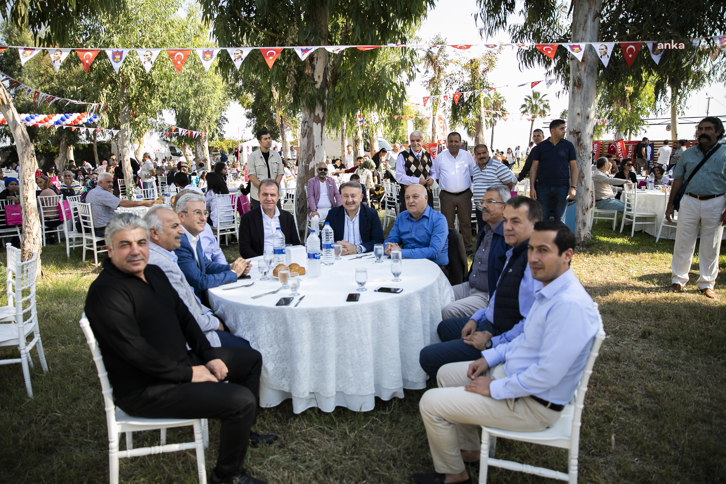 MERSİN BÜYÜKŞEHİR BELEDİYE BAŞKANI VAHAP SEÇER: ESNAF KARDEŞLERİMİZLE BİRLİKTELİĞİMİZ DEVAM EDECEK