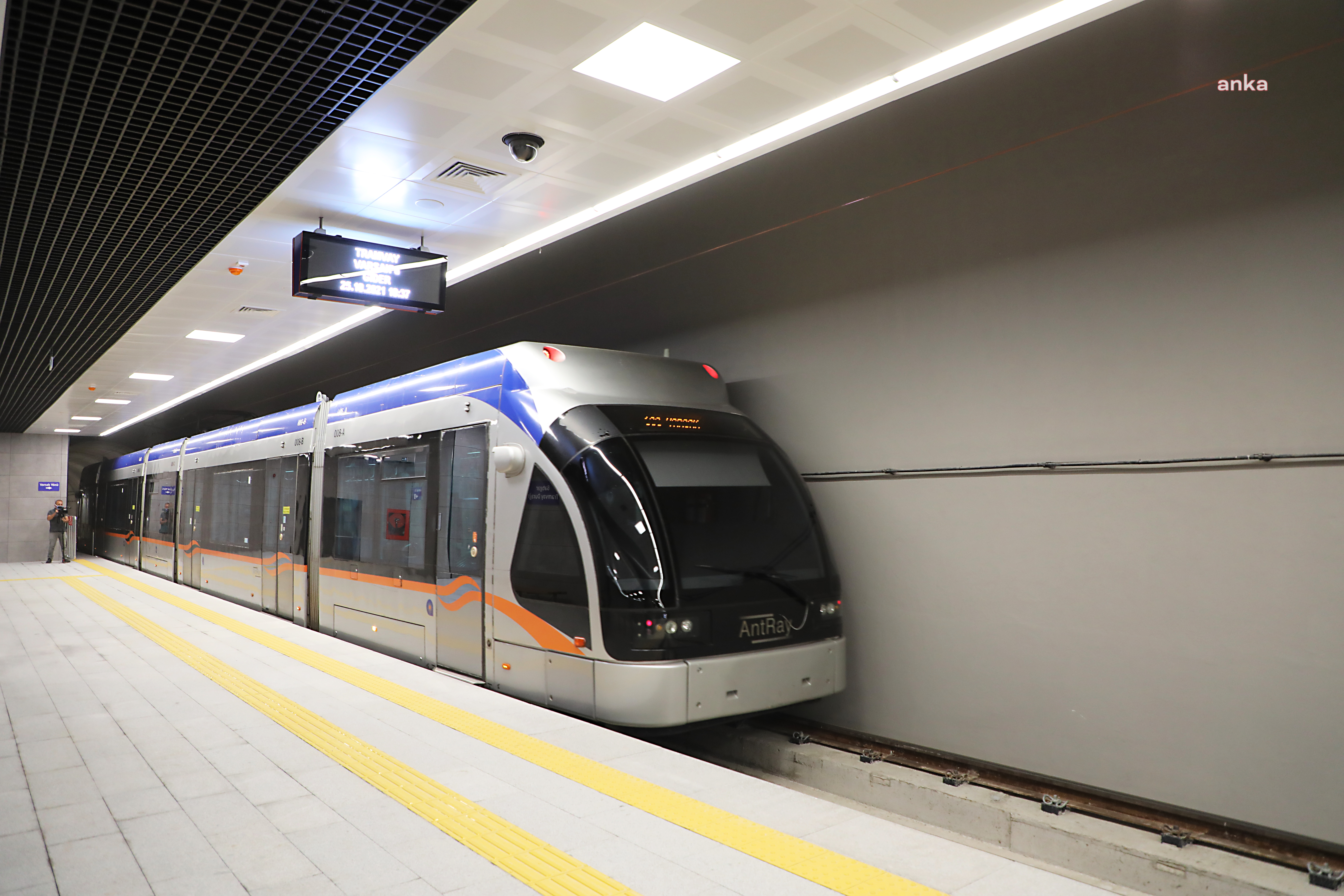 ANTALYA'DA BATI GAR OTOPARKI HİZMETE HAZIR