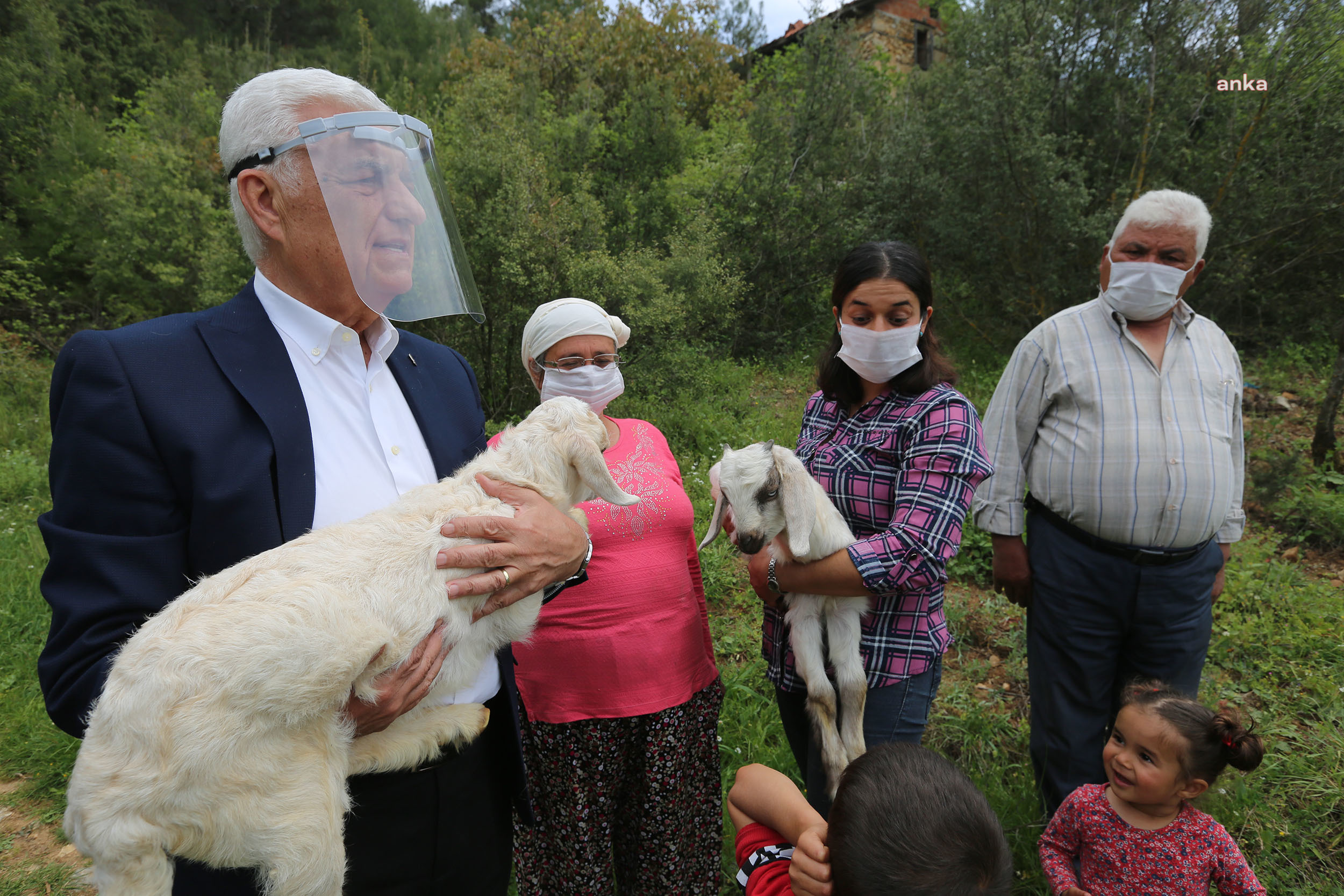 MUĞLA BÜYÜKŞEHİR'DEN 126 KADIN ÜRETİCİYE DAHA KIL KEÇİSİ DESTEĞİ