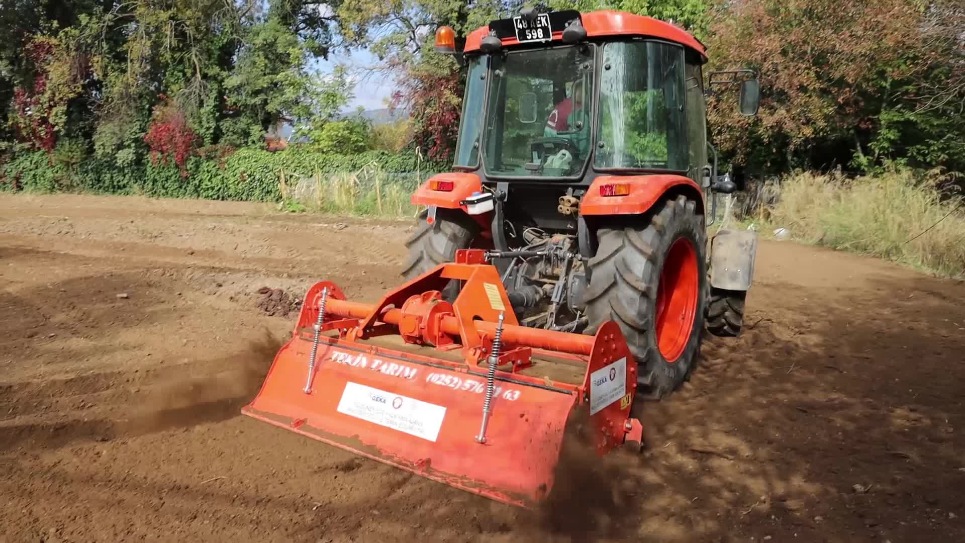 MENTEŞE’DE 1 TON KARAKILÇIK BUĞDAYI TOPRAKLA BULUŞTU