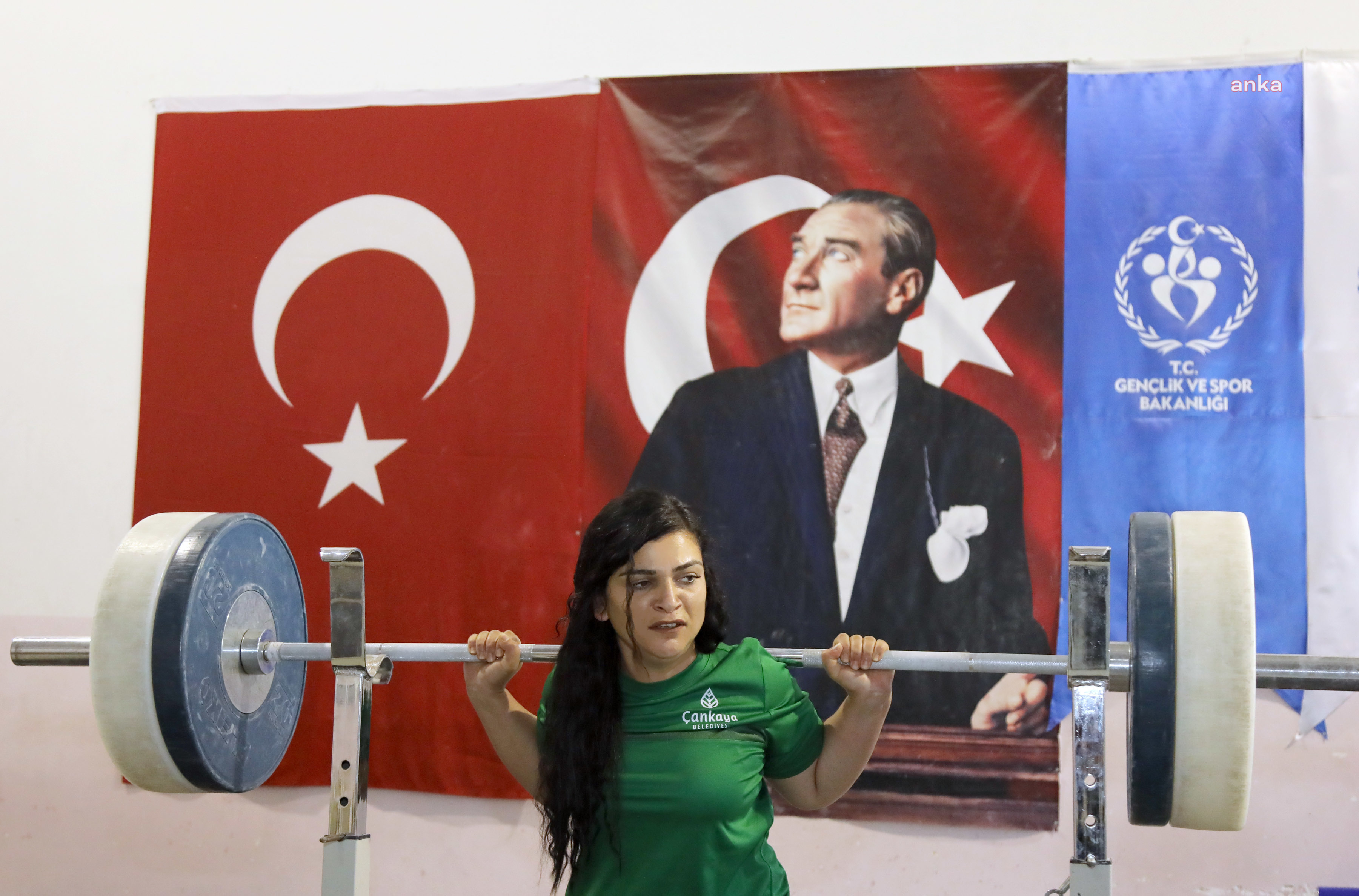 ÇANKAYA BELEDİYESİ'NİN GÖRME ENGELLİ SPORCULARINDAN HALTERDE BÜYÜK BAŞARI