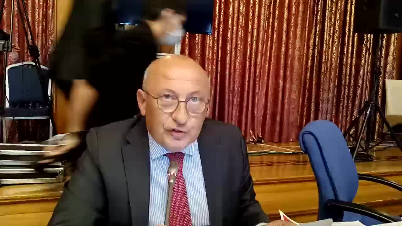 ÇAKIRÖZER'DEN BAKAN ÇAVUŞOĞLU'NA TEPKİ: “DIŞİŞLERİ BAKANLIĞI’NIN TARİHİNDE GÖRÜLMEMİŞ GÖRÜNTÜLER SÖZ KONUSU”