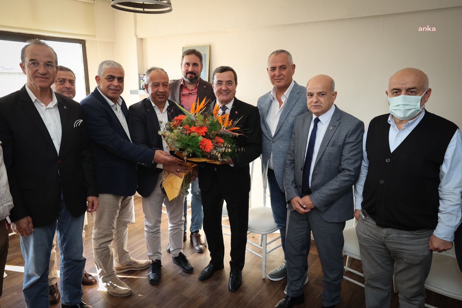 BAŞKAN BATUR GIDA ÇARŞISI ESNAFINI DİNLEDİ: “ÇÖZÜM İÇİN BURADAYIZ”