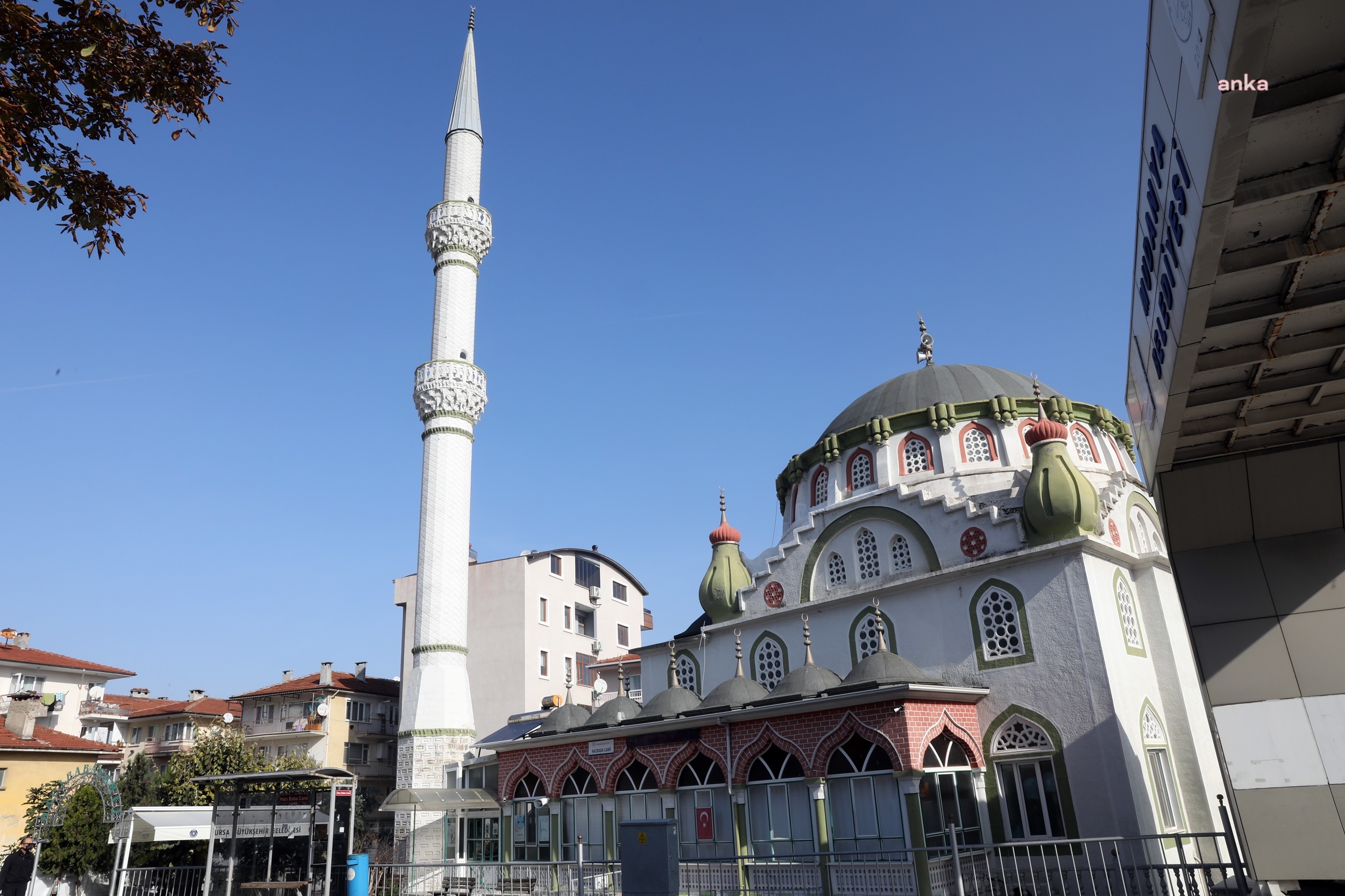 MUDANYA HACIBABA CAMİİ’NİN AĞIR HASARLI MİNARESİ YIKILACAK