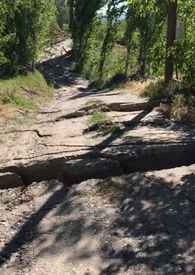 HEYELAN SONRASI DEV ÇATLAKLAR OLUŞTU