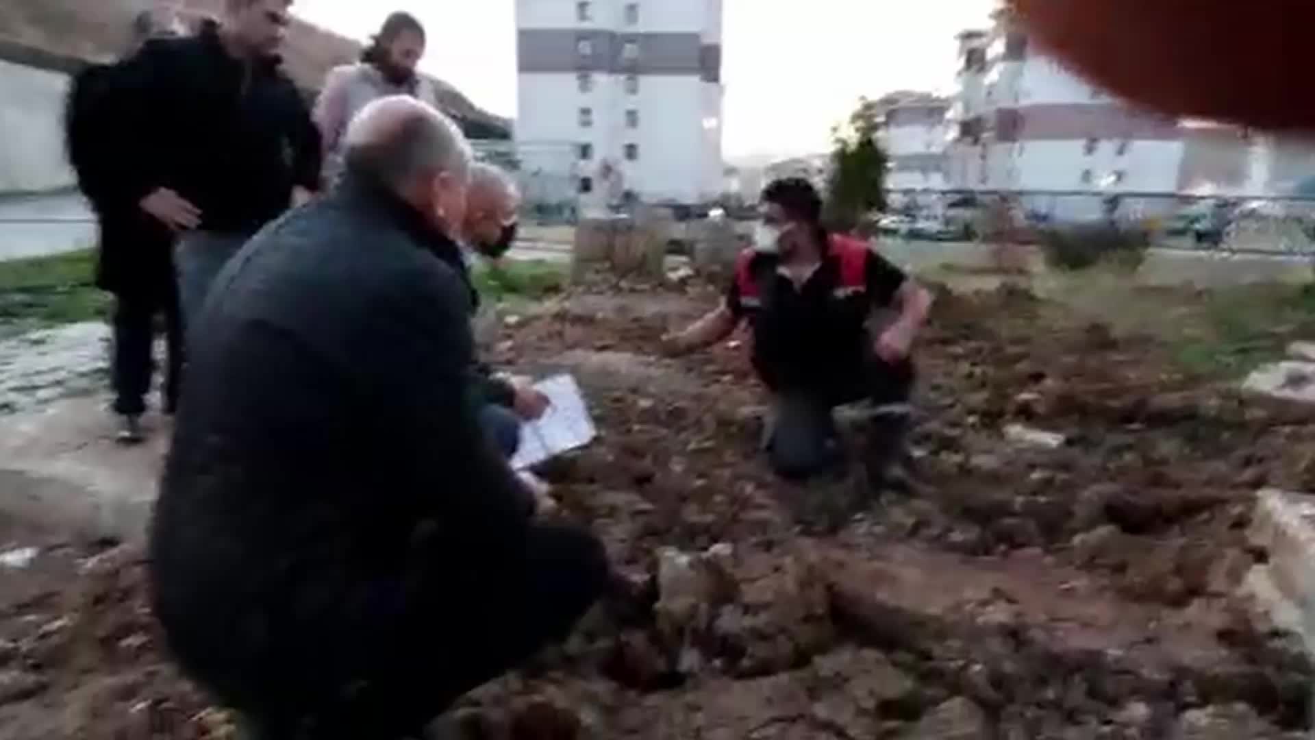 MİLLETVEKİLİ ÖNAL, KIRIKKALE'DE MAĞDUR OLAN 396 TOKİ KONUT SAHİBİ İLE GÖRÜŞTÜ: "HİDROFOR ÇÜRÜMÜŞ, ENGELLİ RAMPASI ÇÖKMÜŞ"