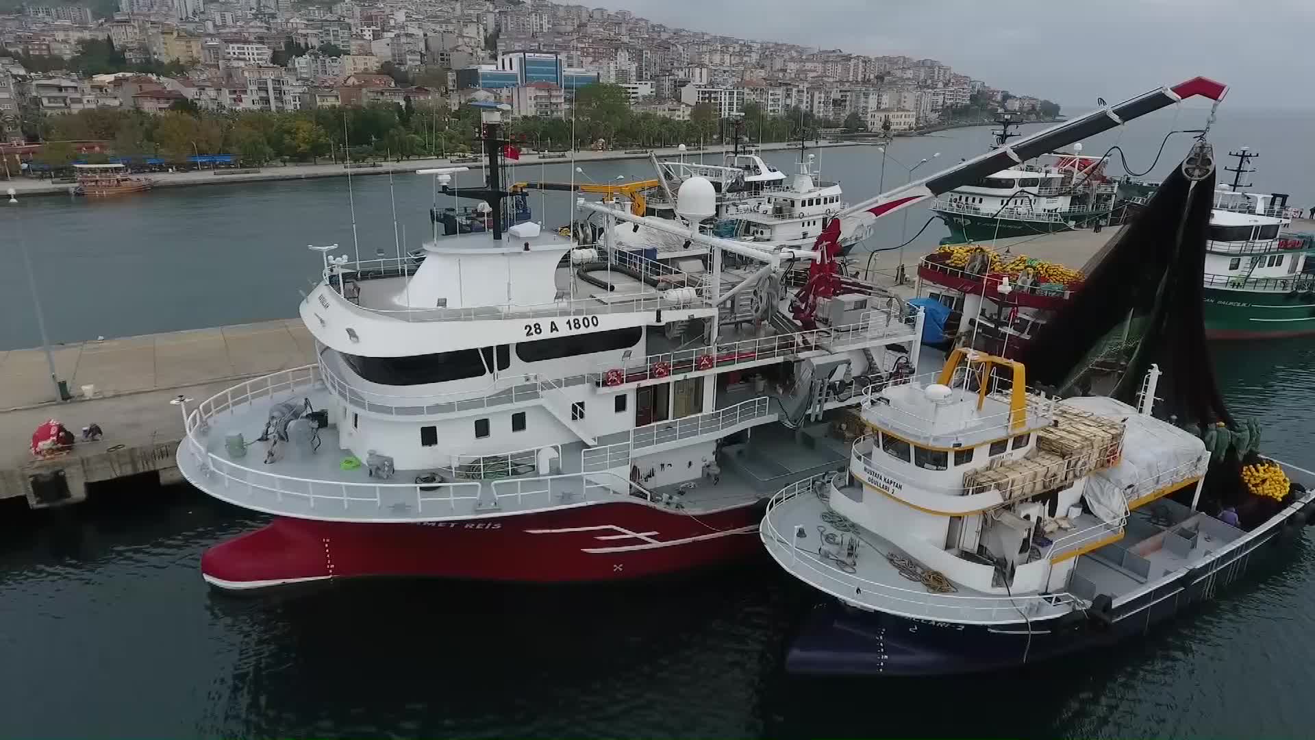 BALIKÇILAR SİNOP LİMANINA DEMİRLEDİ