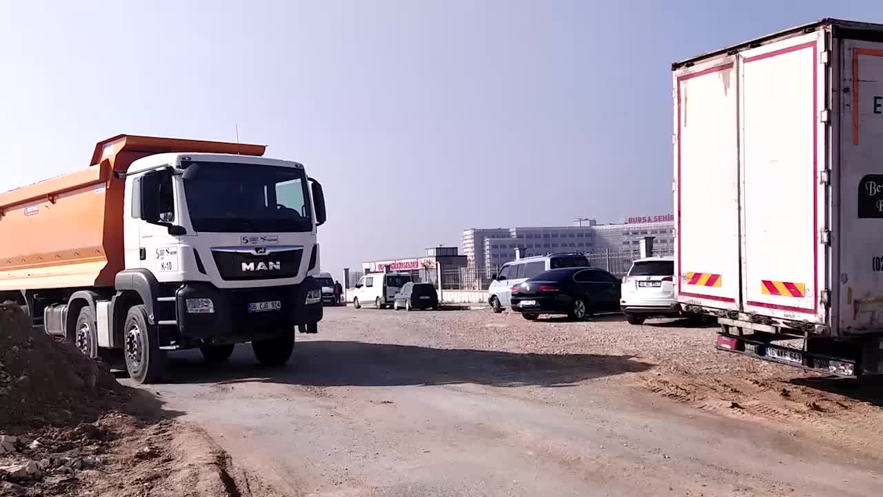 CHP BURSA İL BAŞKANI KARACA’DAN 'METRO İNŞAATI' TEPKİSİ: “İDARİ YARGININ KARARINA RAĞMEN ÇALIŞMA DEVAM EDİYOR”