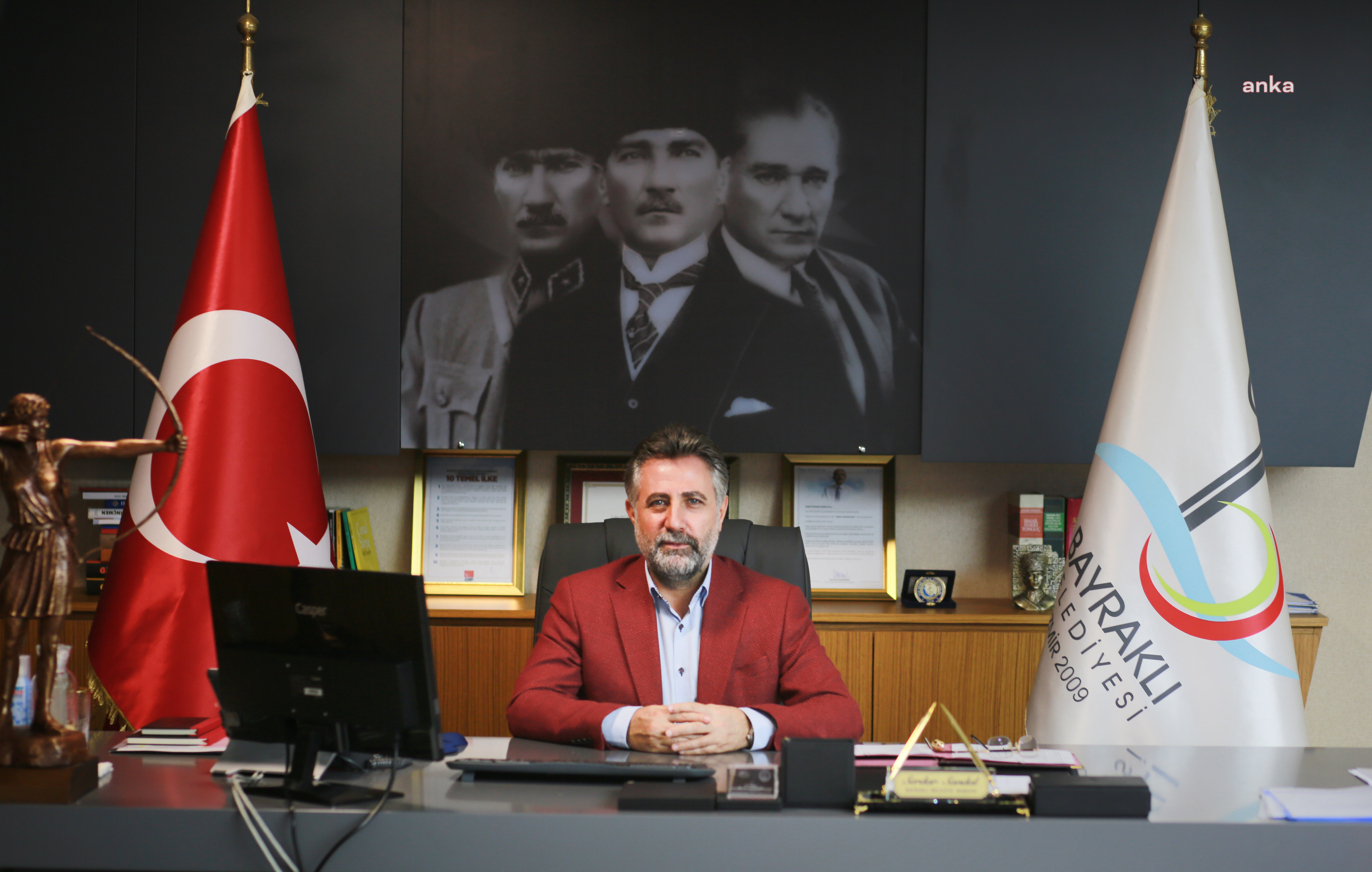 EĞİTİMCİ BAŞKAN SERDAR SANDAL’DAN ÖĞRENCİLERE BURS DESTEĞİ