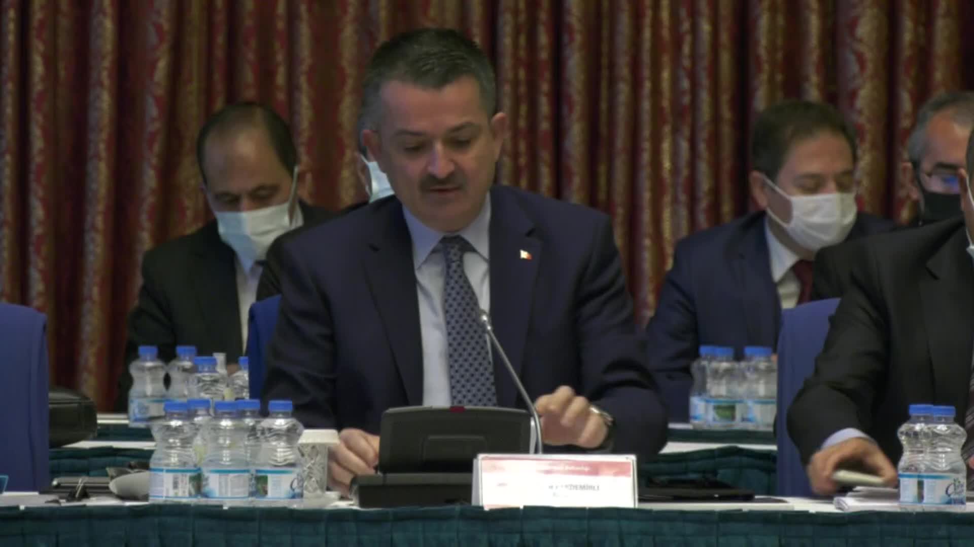 BAKAN PAKDEMİRLİ TARIMA YÖNELİK YENİ DESTEK UYGULAMALARINI AÇIKLADI: “BİZ BUNA 'BEŞİ BİR YERDE' DİYORUZ"
