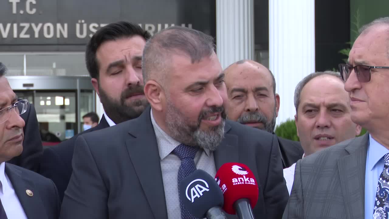 ROMANLAR, RTÜK'TEN "ÜÇ KURUŞ" DİZİSİNİN KALDIRILMASINI İSTEDİ: "ÜÇ KURUŞ'LUK DİZİYİ LANETLİYORUZ"