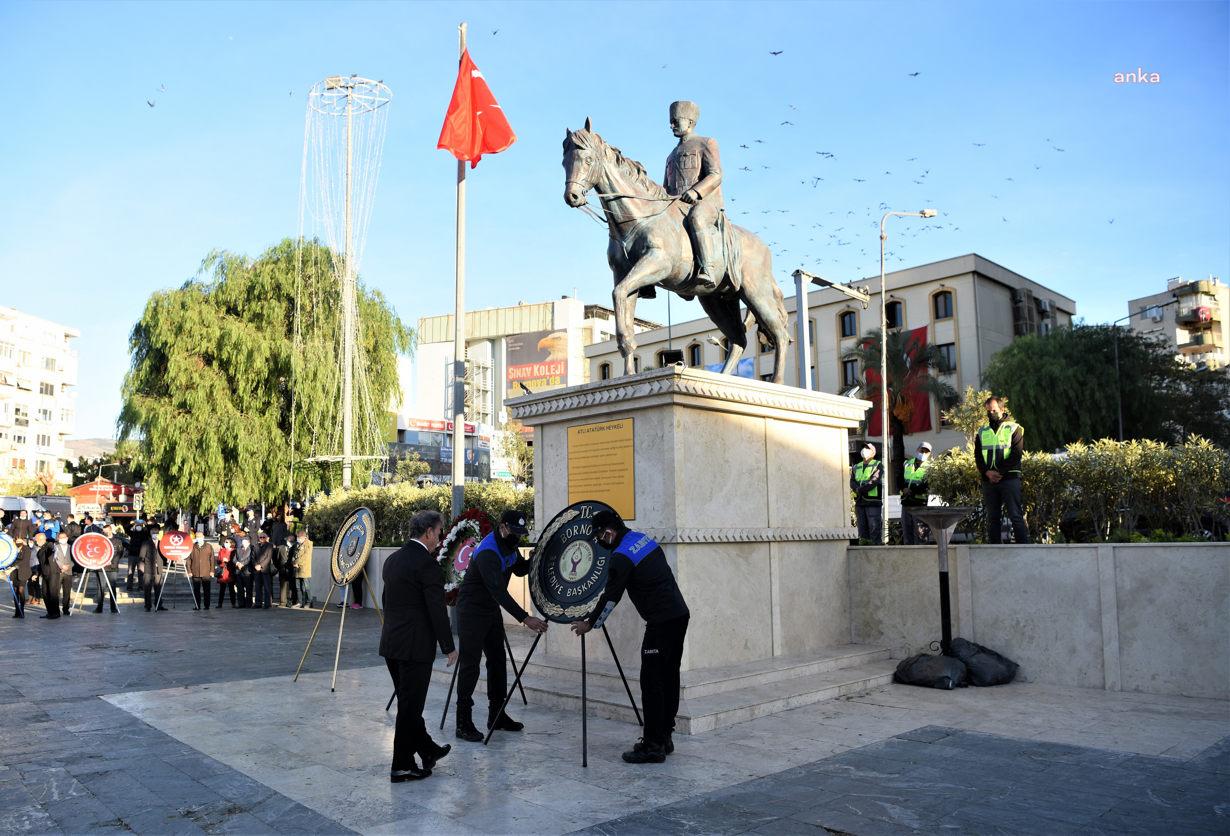 ATATÜRK, BORNOVA'DA, SEVDİĞİ ŞARKILARLA ANILDI