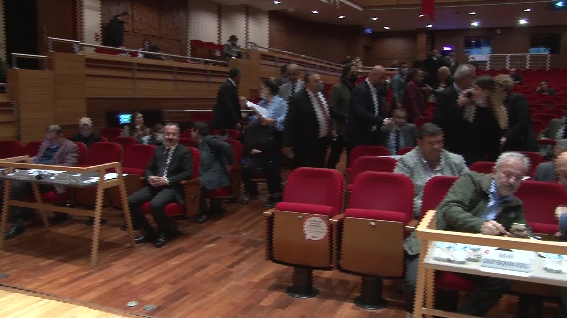 TUNÇ SOYER: HARMANDALI'DA ÇÖP SUYU VE METAN GAZI SIZINTISI YOK