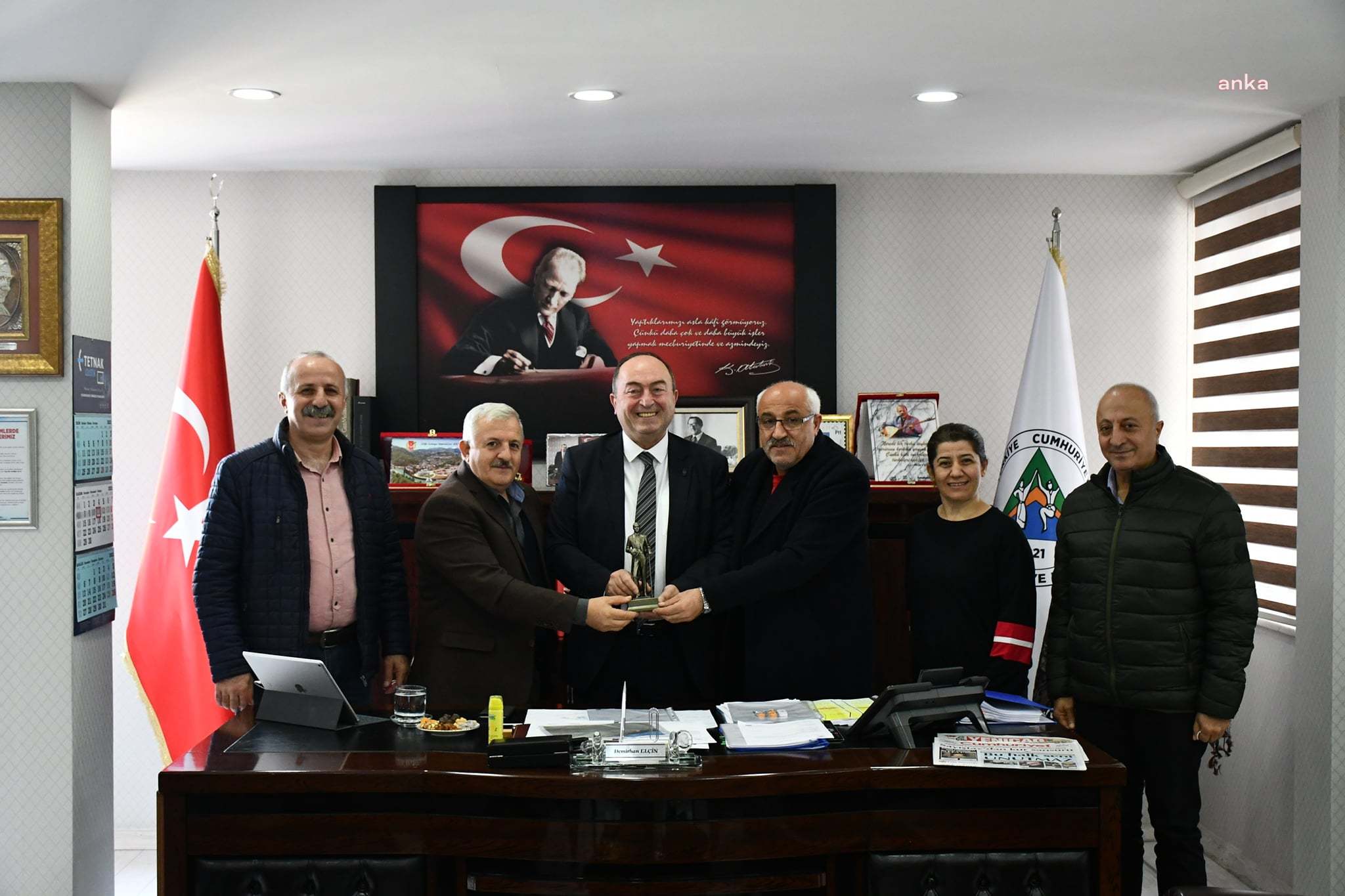 MERKEZ MAHALLE MUHTARLARINDAN ARTVİN BELEDİYE BAŞKANI ELÇİN’E ZİYARET