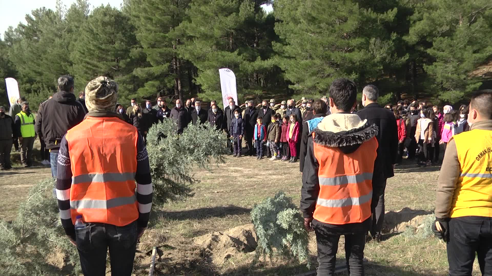 MİLLİ AĞAÇLANDIRMA GÜNÜ'NDE EDREMİT'TE FİDAN DİKİLDİ