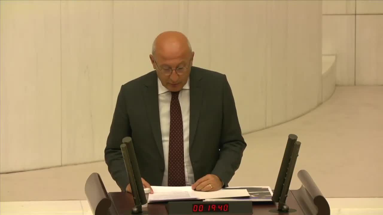 ÇAKIRÖZER: "DÜNYA KUPASI'NIN JANDARMALIĞINI ÜSTLENMENİN VEBALİ BÜYÜK OLUR"