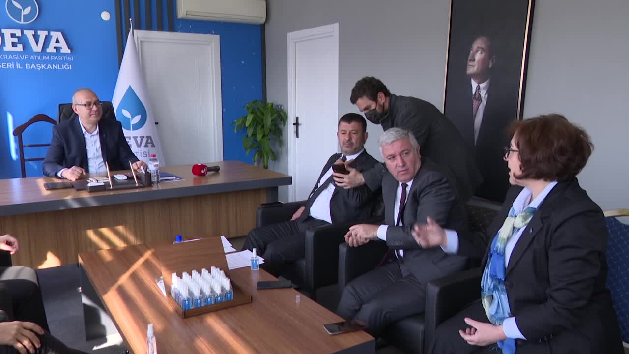AĞBABA: 50 ARTI 1 AYAĞINA DOLANIYOR, BAHÇELİ’DEN KURTULMAYA ÇALIŞIYOR