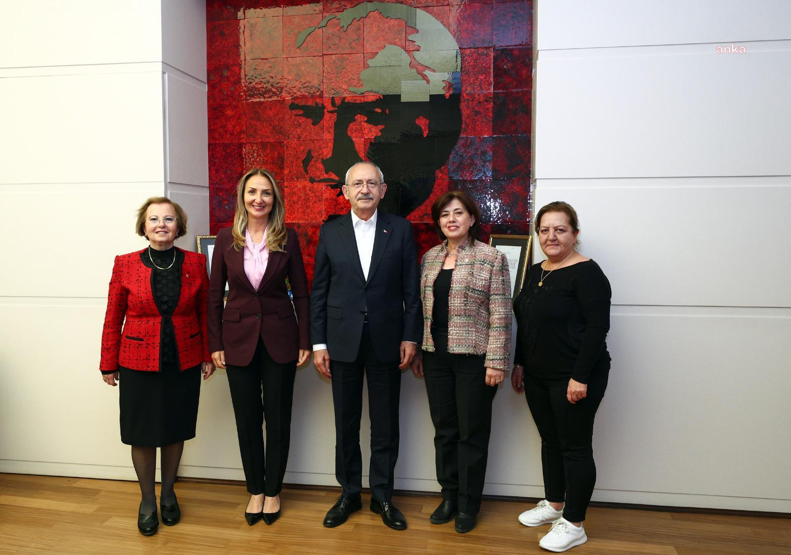 KILIÇDAROĞLU, CHP KADIN KOLLARI’NIN 40 BİNİNCİ KADIN ÜYESİ ÖZKAN’I KABUL ETTİ