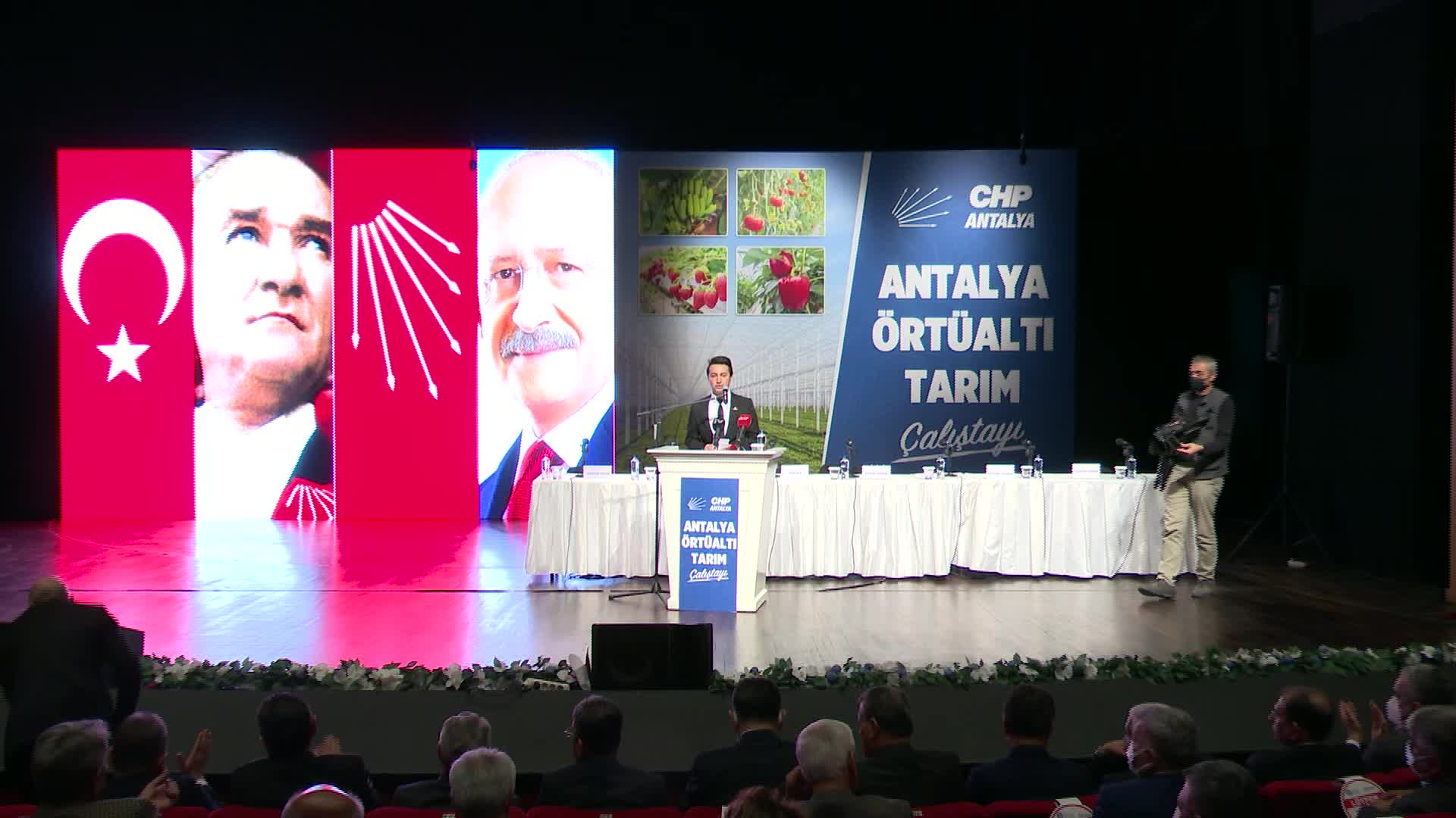 CHP’Lİ ÖZTUNÇ: ERDOĞAN’A GÖRE HAVA HOŞ. ELEKTRİĞE, DOĞAL GAZA PARA VERMEZ, SANIYOR Kİ HERKES KENDİ GİBİ YAŞIYOR