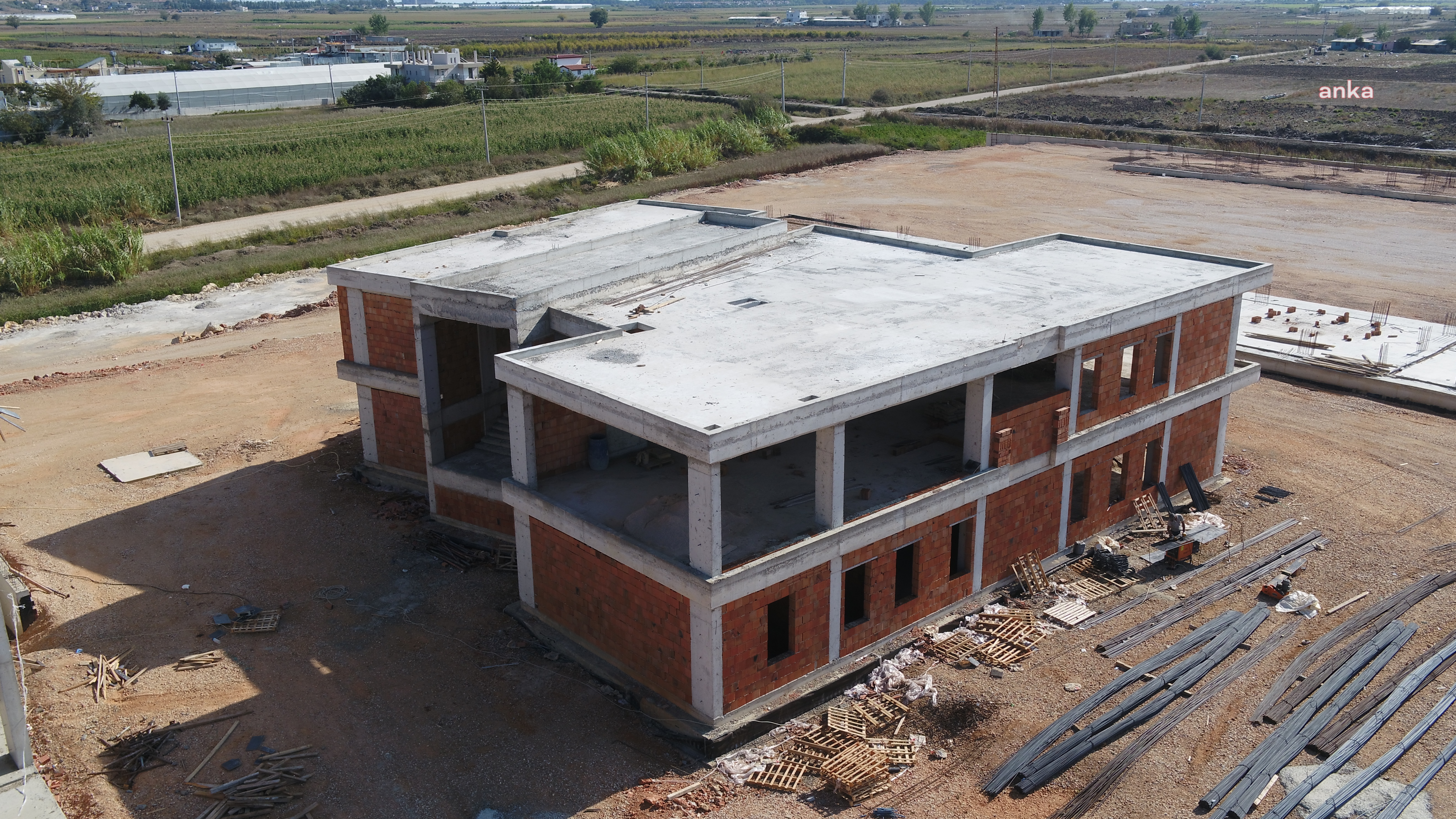 MANAVGAT TOPTANCI HALİ’NDE BLOKLAR ORTAYA ÇIKMAYA BAŞLADI