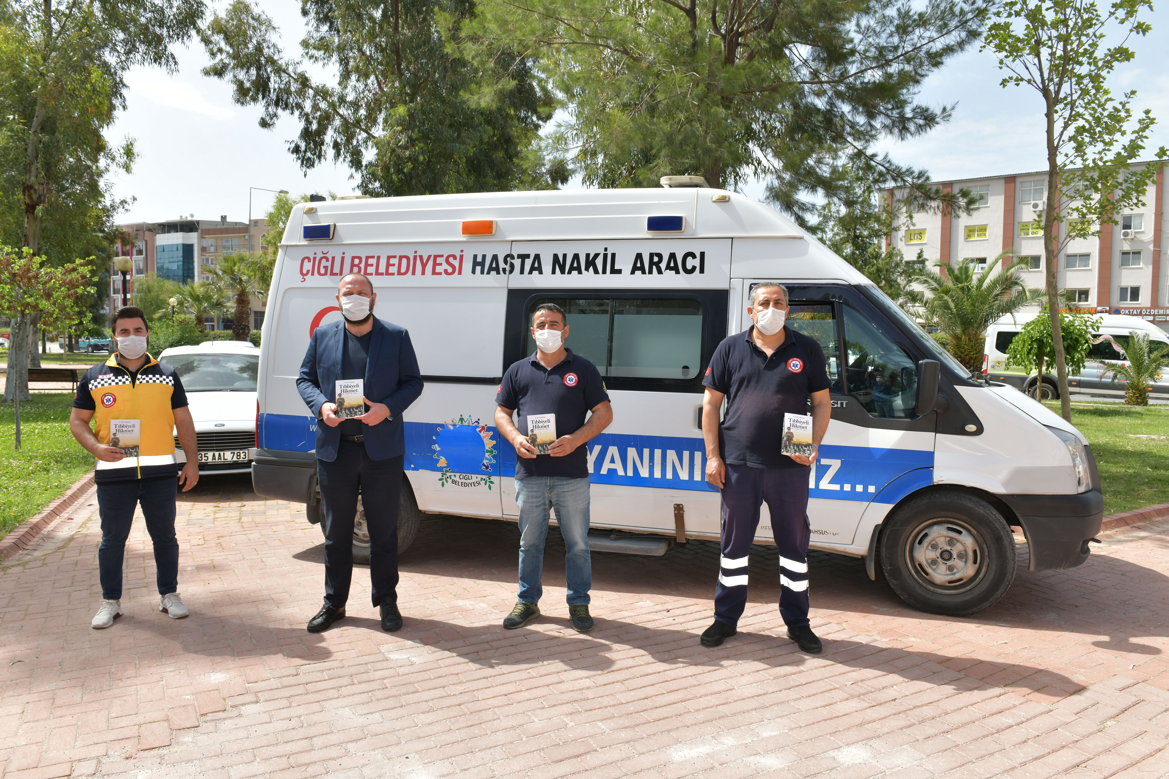 ÇİĞLİ BELEDİYESİ'NDEN SAĞLIK PERSONELİNE HEDİYE