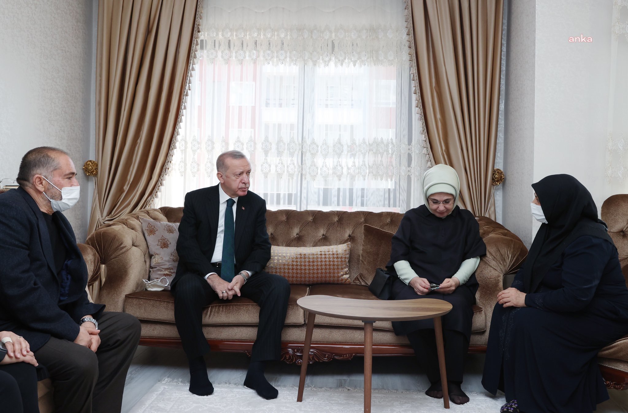 CUMHURBAŞKANI ERDOĞAN'DAN BAŞAK CENGİZ'İN AİLESİNE TAZİYE ZİYARETİ