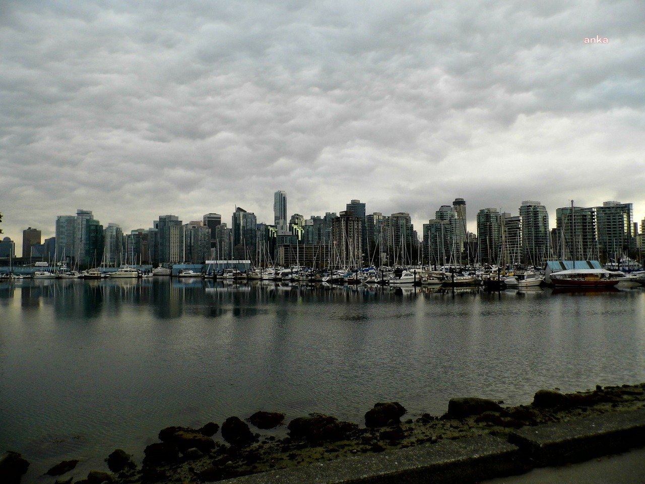 FIRTINA, VANCOUVER’DA TÜM ULAŞIMI ENGELLEDİ