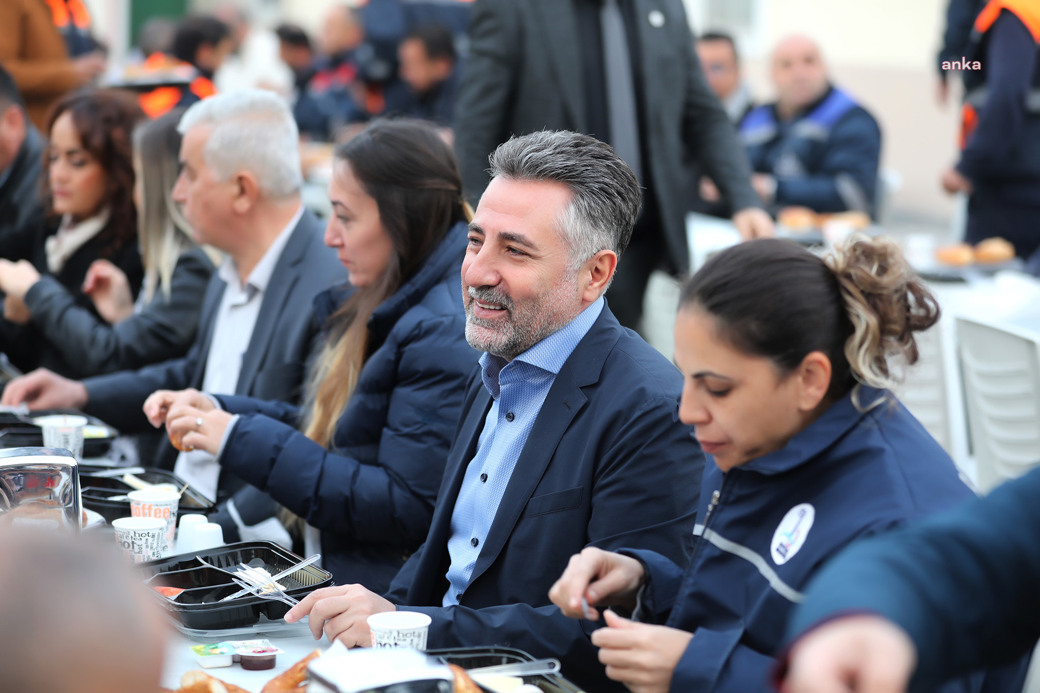 BAYRAKLI BELEDİYE BAŞKANI SANDAL: "BİZİM TEMEL ANLAYIŞIMIZ İHTİYACI OLAN ÇOCUĞA YARDIM ETMEK"