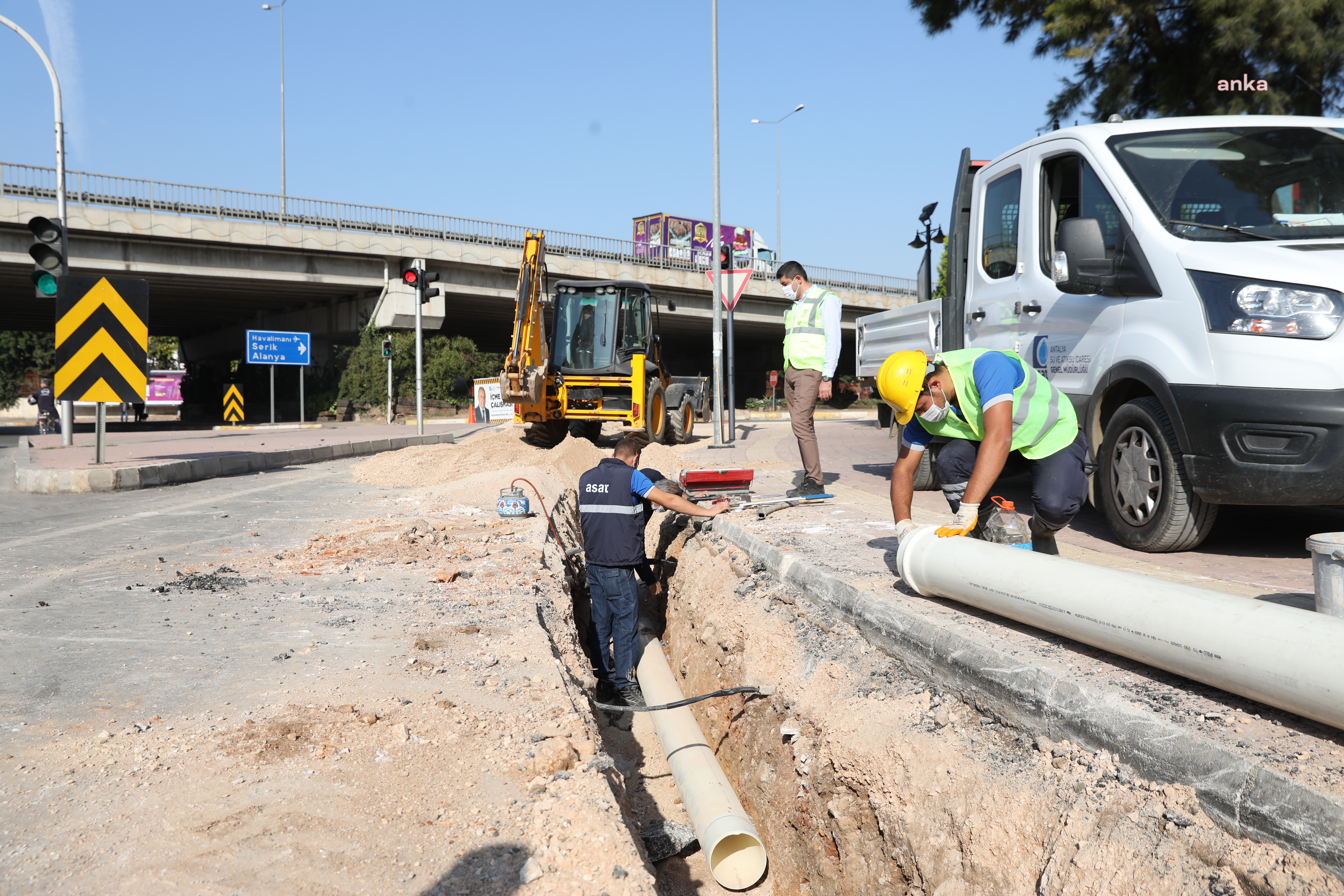 ANTALYA BÜYÜKŞEHİR İÇME SUYU HATLARINI YENİLİYOR