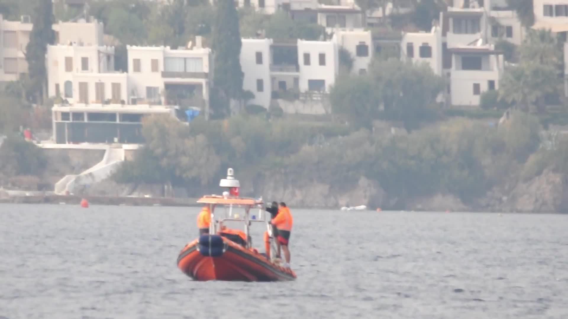 BODRUM AÇIKLARINDA TUR TEKNESİ BATTI