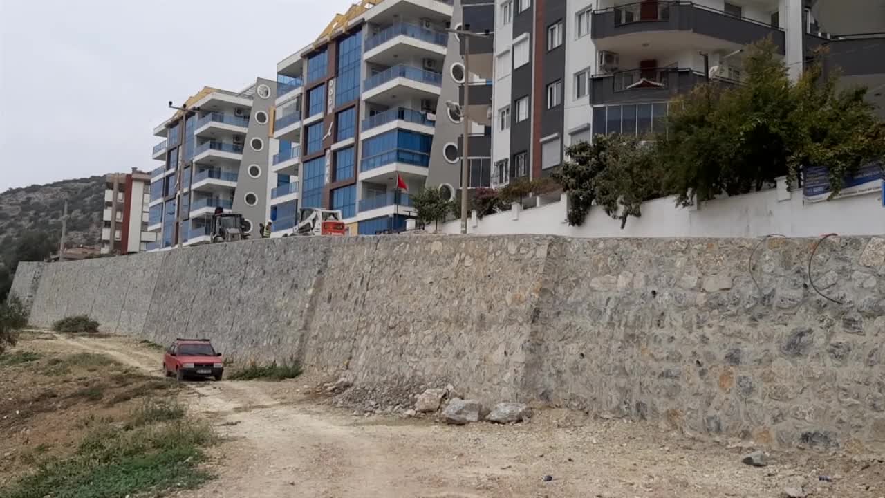 KUŞADASI ALAÇAM SOKAK'TAKİ MENFEZ ÇALIŞMASINDA SONA GELİNDİ