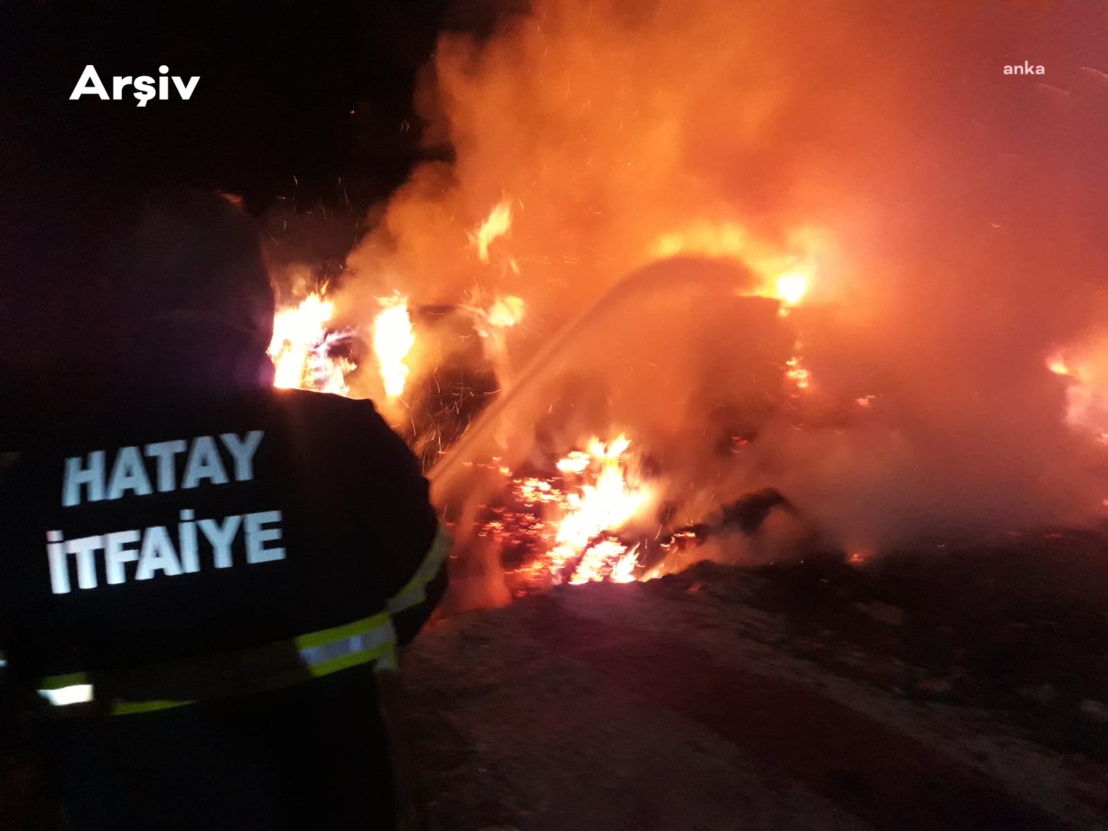 DÖRTYOL’DAKİ YANGINA HATAY İTFAİYESİ'NDEN MÜDAHALE