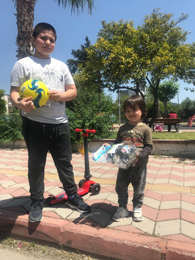 ANTALYA BÜYÜKŞEHİR'DEN ÇOCUKLARA OYUNCAK SÜRPRİZİ