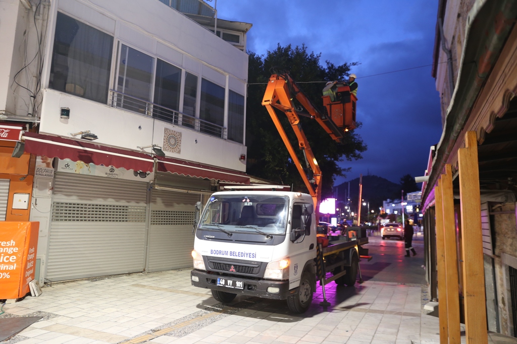 BODRUM SOKAK VE CADDELERİ YENİ NESİL AYDINLATMA SİSTEMLERİYLE IŞIL IŞIL OLACAK