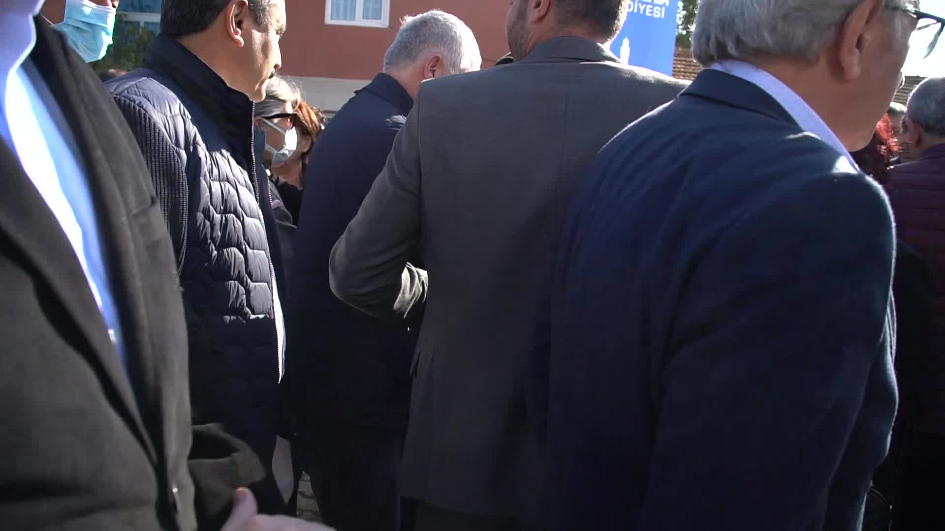 “TERRA MADRE ANADOLU” ÖDEMİŞ’İN DEMİRCİLİ KÖYÜNDE TUNÇ SOYER TARAFINDAN TANITTI