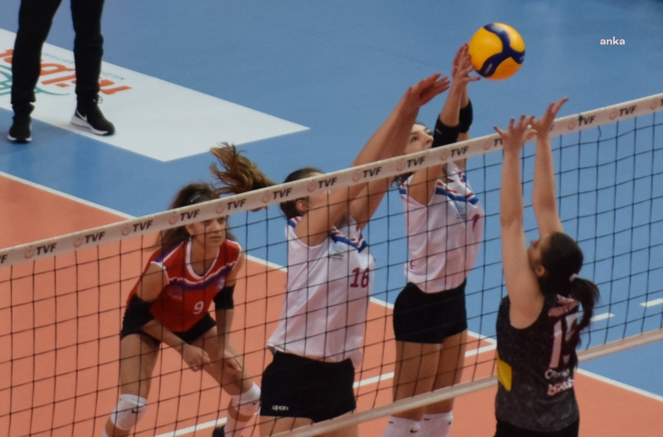 NİLÜFER BELEDİYESPOR, SALONİ MOBİLYA ORHANİYE İNEGÖL'Ü 3-2 İLE GEÇTİ